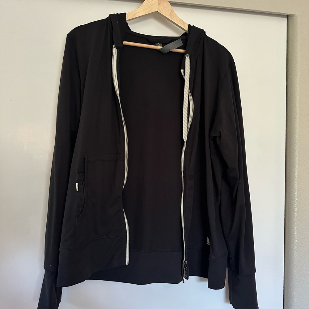 Vuori Halo Performance hoodie